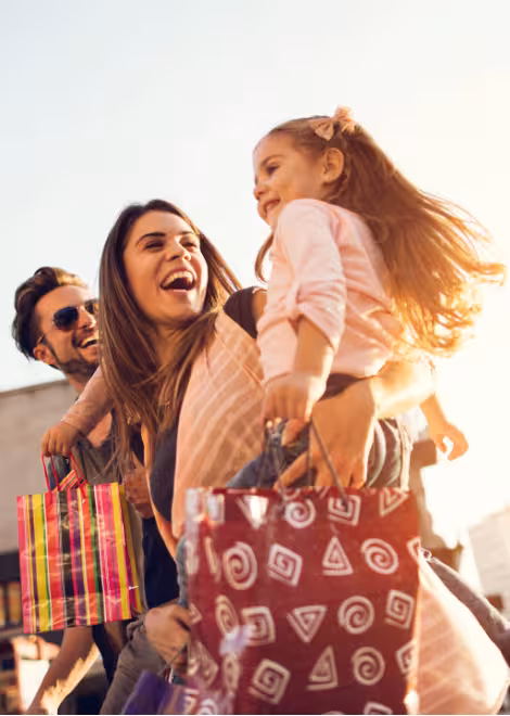 Happy family shopping and enjoying urban lifestyle at Valory Güneşli project near shopping centers in Istanbul.